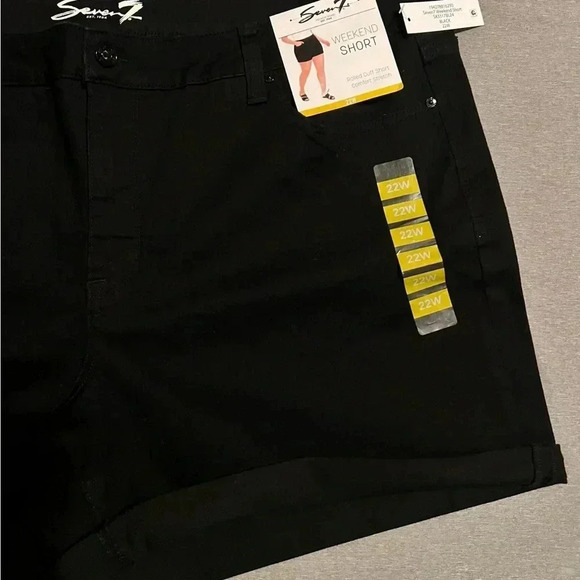 NWT Seven 7 weekend shorts rolled cuffs comfort stretch material size 22W black - Picture 5 of 5